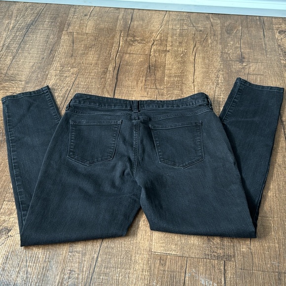 Women’s Skinny Jeans - Picture 3 of 4